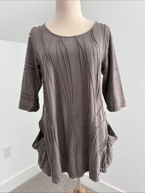 Relaxed Taupe Wave-Texture Pocket Tunic